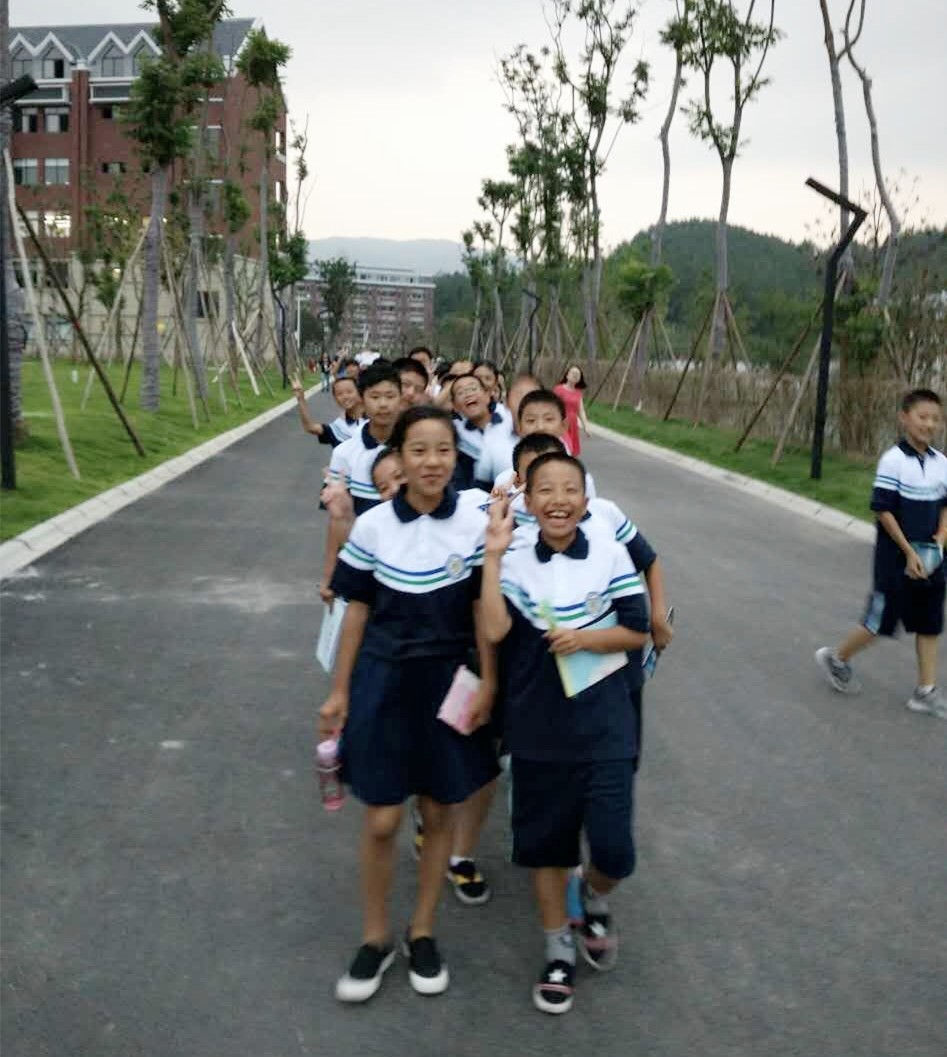 天立教育,校服助力集团校,打造校园品牌形象