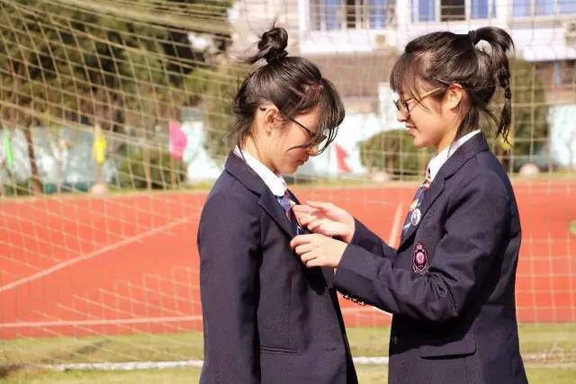 幸福洪中—优卡助力洪家中学建校60周年华诞 优新闻 校服,校服