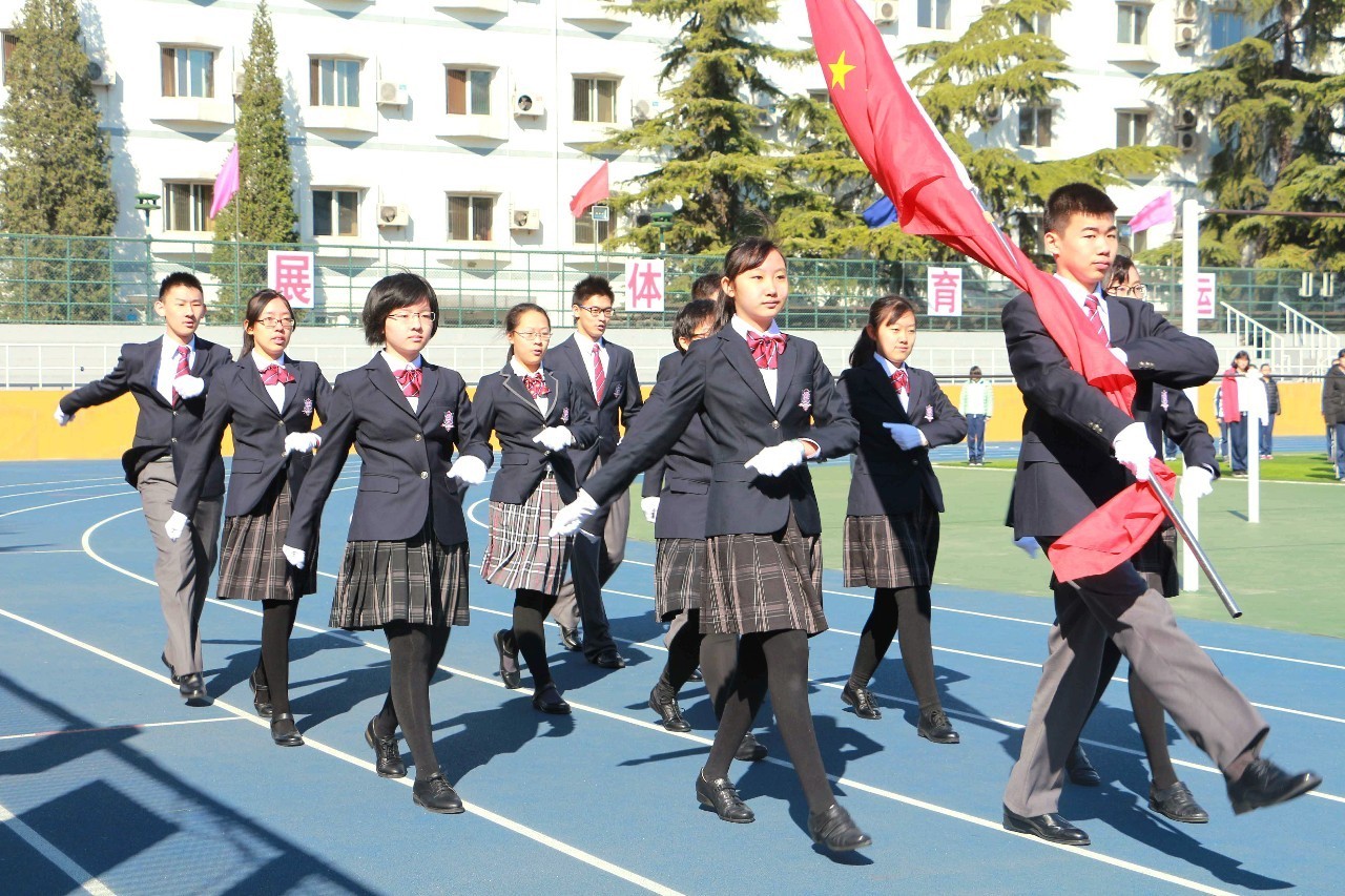 荣获“中国校服（学生装）大赛”中小学生运动系列三等奖_德伦萨校服_国际经典校服品牌